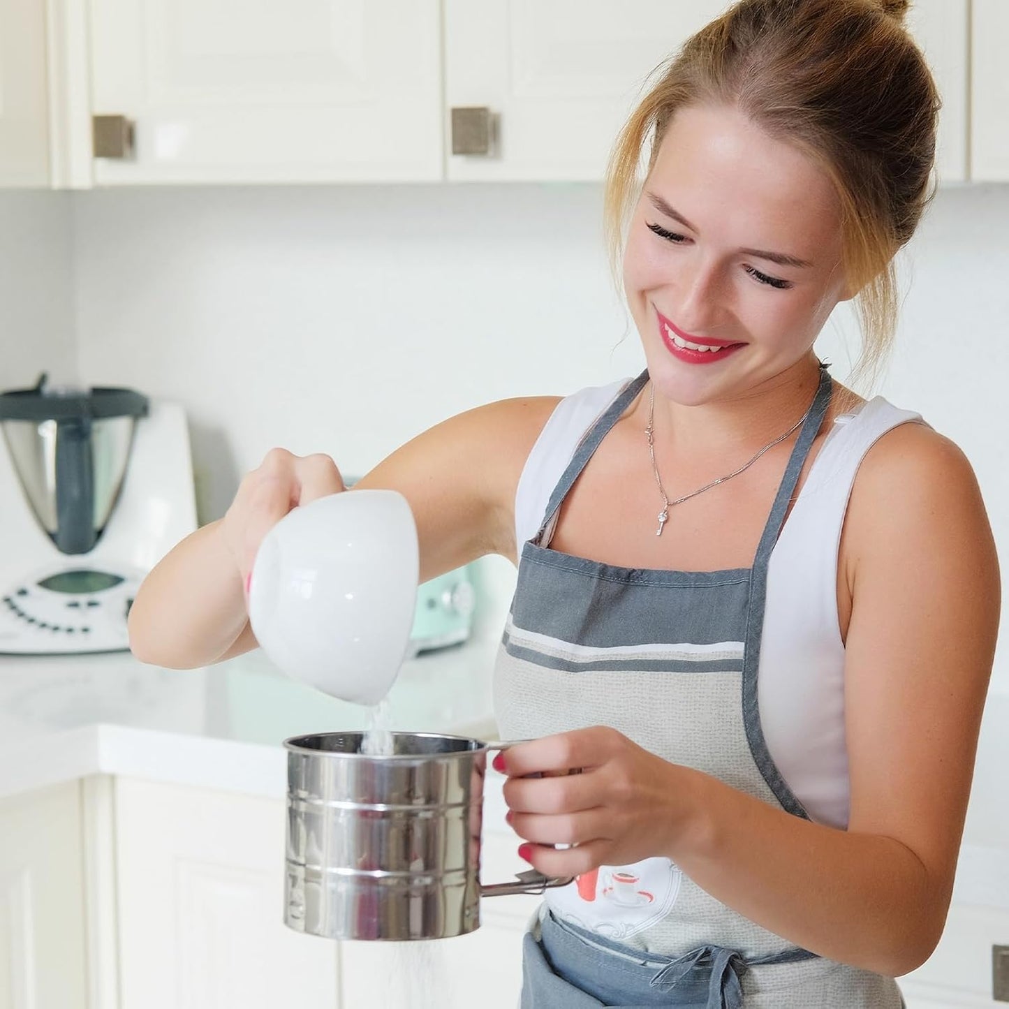 Steel Manual Flour Sifter â€?Clean, Quick & Efficient Sieving-.f